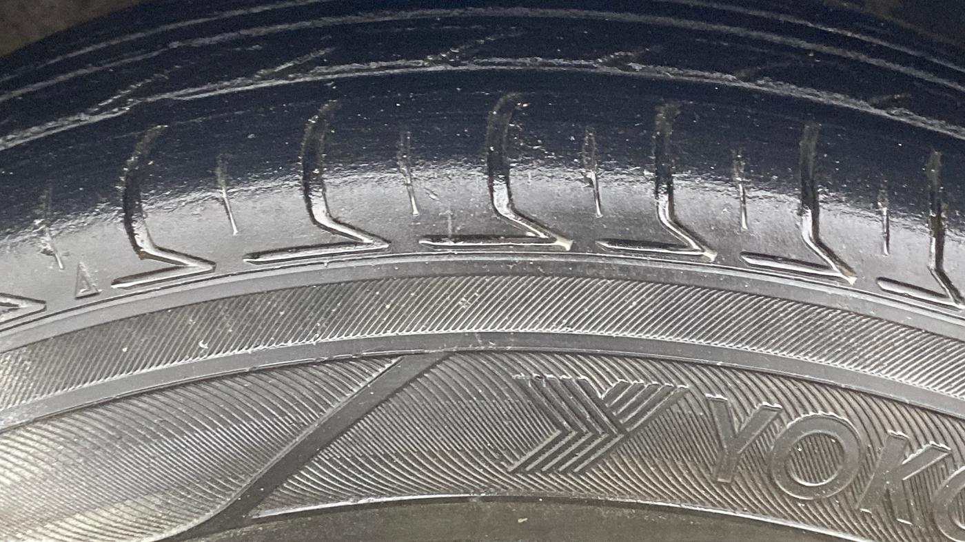 2013 Maruti A Star VXI, Petrol, Manual, 72,028 km, Left Front Tyre Tread