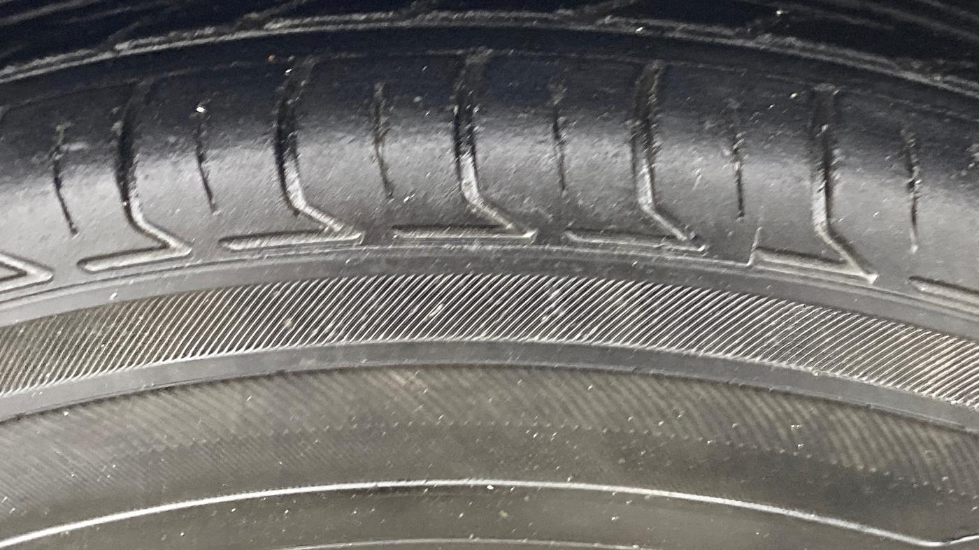 2013 Maruti A Star VXI, Petrol, Manual, 72,028 km, Right Front Tyre Tread