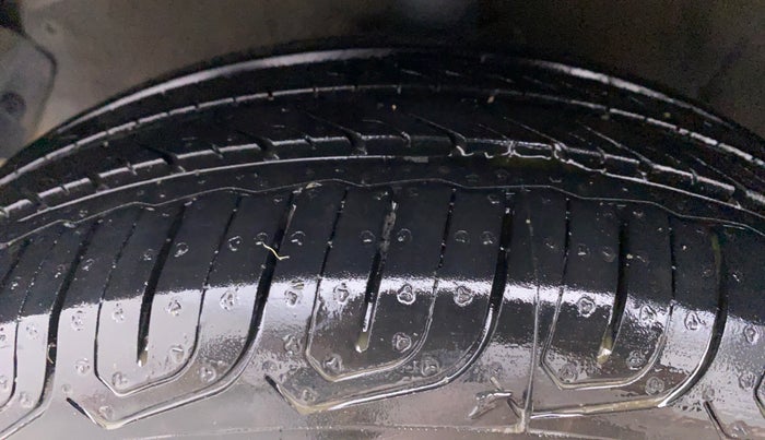 2011 Hyundai i20 MAGNA O 1.2, Petrol, Manual, 93,357 km, Left Front Tyre Tread