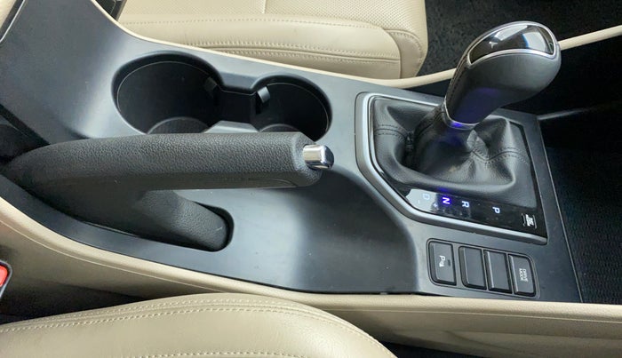 2017 Hyundai Tucson 2WD AT GL DIESEL, Diesel, Automatic, 52,124 km, Gear Lever