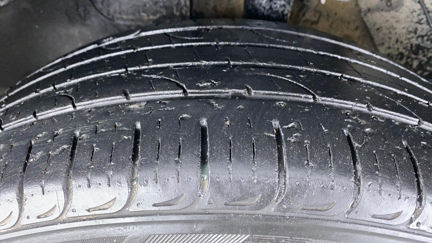 2017 Hyundai Tucson 2WD AT GL DIESEL, Diesel, Automatic, 52,124 km, Left Front Tyre Tread