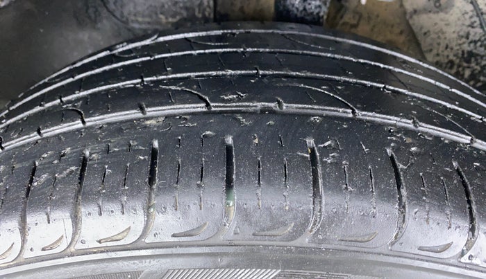 2017 Hyundai Tucson 2WD AT GL DIESEL, Diesel, Automatic, 52,124 km, Left Front Tyre Tread