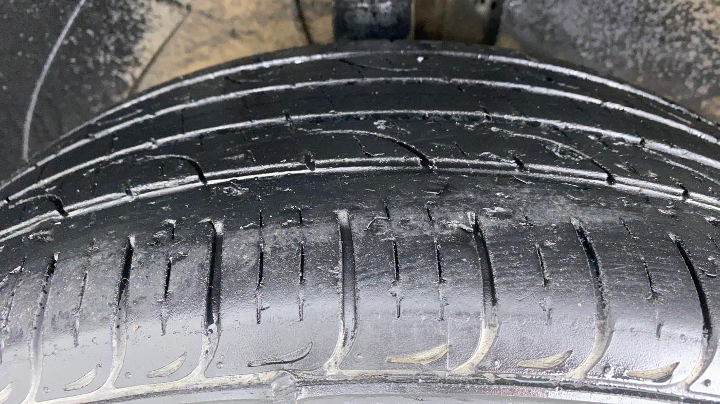 2017 Hyundai Tucson 2WD AT GL DIESEL, Diesel, Automatic, 52,124 km, Right Front Tyre Tread