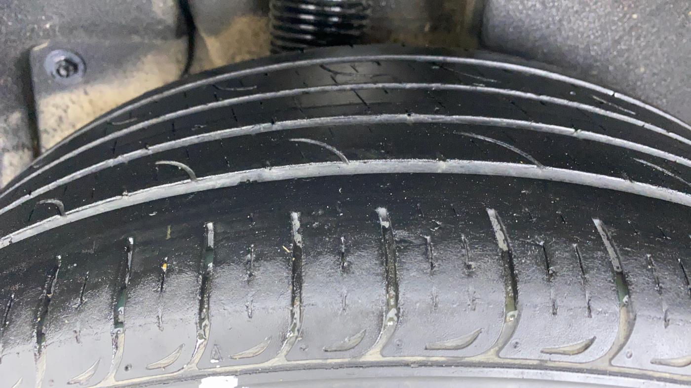 2017 Hyundai Tucson 2WD AT GL DIESEL, Diesel, Automatic, 52,124 km, Right Rear Tyre Tread