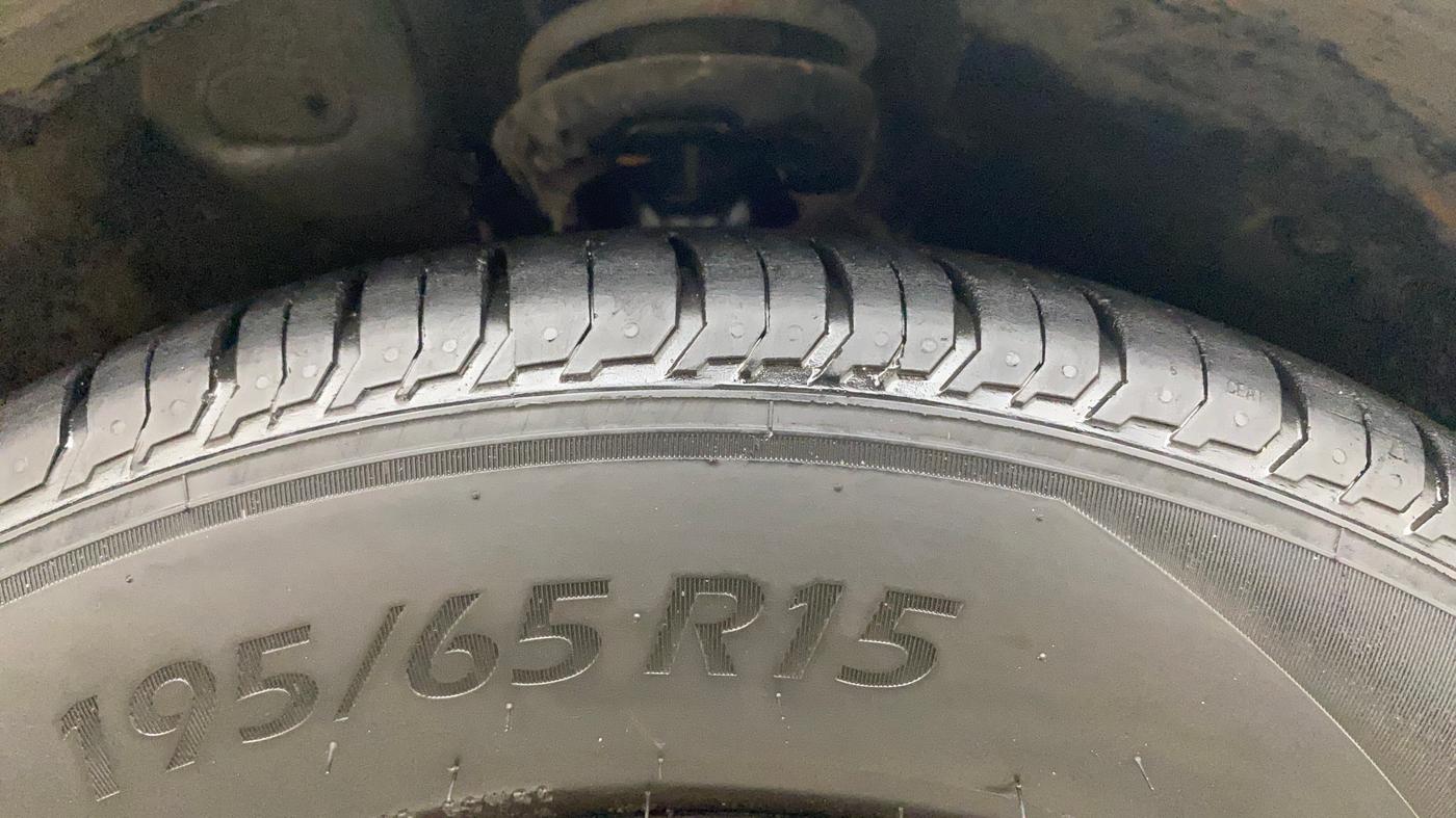 2021 Hyundai NEW I20 MAGNA 1.2 MT, Petrol, Manual, 74,520 km, Right Front Tyre Tread