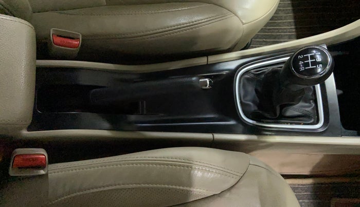 2019 Maruti Ciaz ALPHA 1.5 SHVS PETROL, Petrol, Manual, 51,200 km, Gear Lever