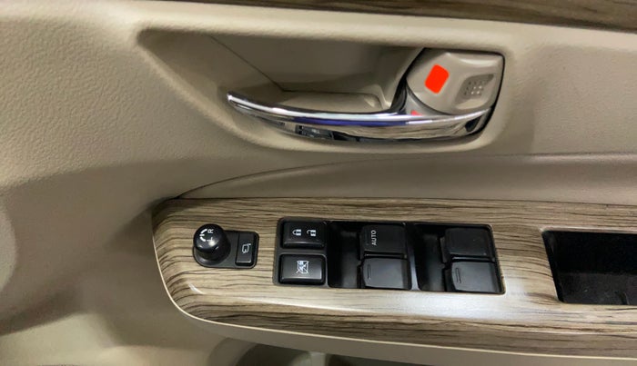 2019 Maruti Ciaz ALPHA 1.5 SHVS PETROL, Petrol, Manual, 51,200 km, Driver Side Door Panels Control