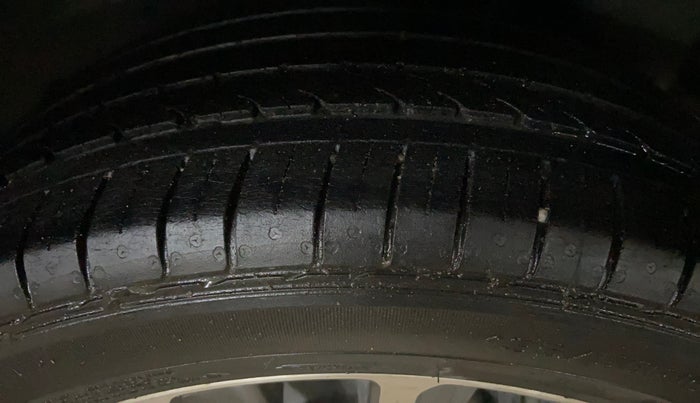 2019 Maruti Ciaz ALPHA 1.5 SHVS PETROL, Petrol, Manual, 51,200 km, Left Rear Tyre Tread