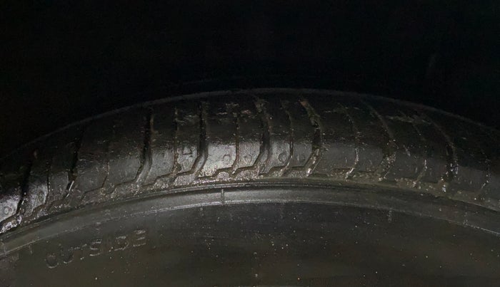 2019 Maruti Ciaz ALPHA 1.5 SHVS PETROL, Petrol, Manual, 51,200 km, Right Front Tyre Tread