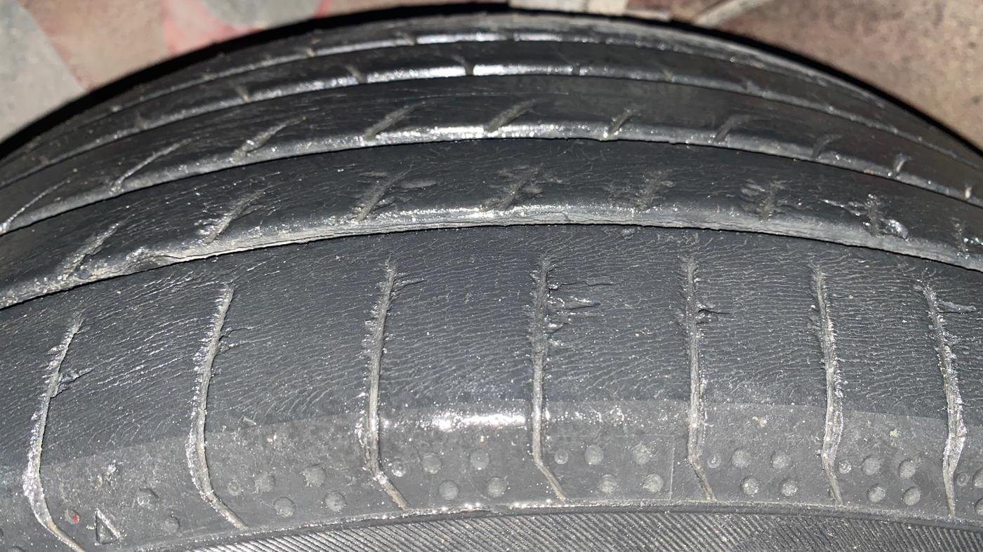 2015 Hyundai Creta SX 1.6 DIESEL, Diesel, Manual, 61,255 km, Left Front Tyre Tread