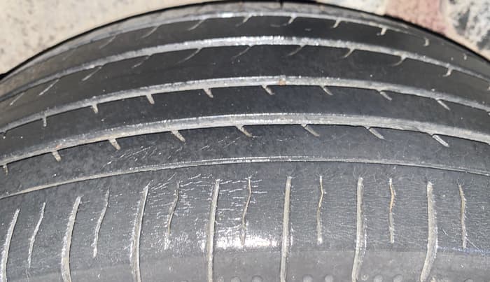 2015 Hyundai Creta SX 1.6 DIESEL, Diesel, Manual, 60,348 km, Left Rear Tyre Tread