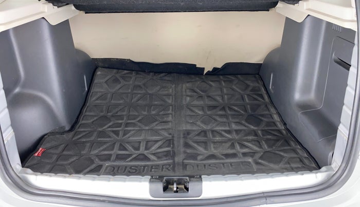 2013 Renault Duster 85 PS RXL OPT, Diesel, Manual, 70,813 km, Boot Inside