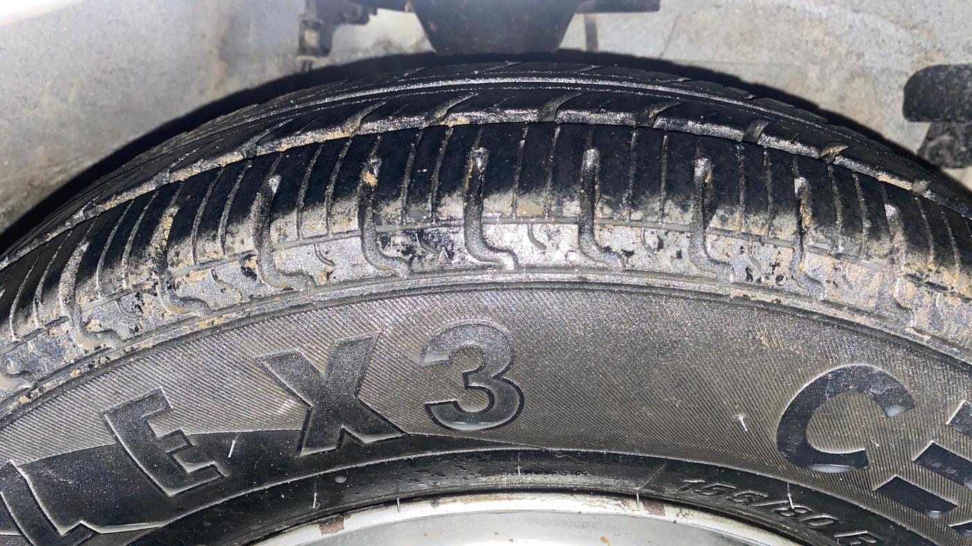 2014 Hyundai i10 MAGNA 1.1, Petrol, Manual, 50,466 km, Right Front Tyre Tread