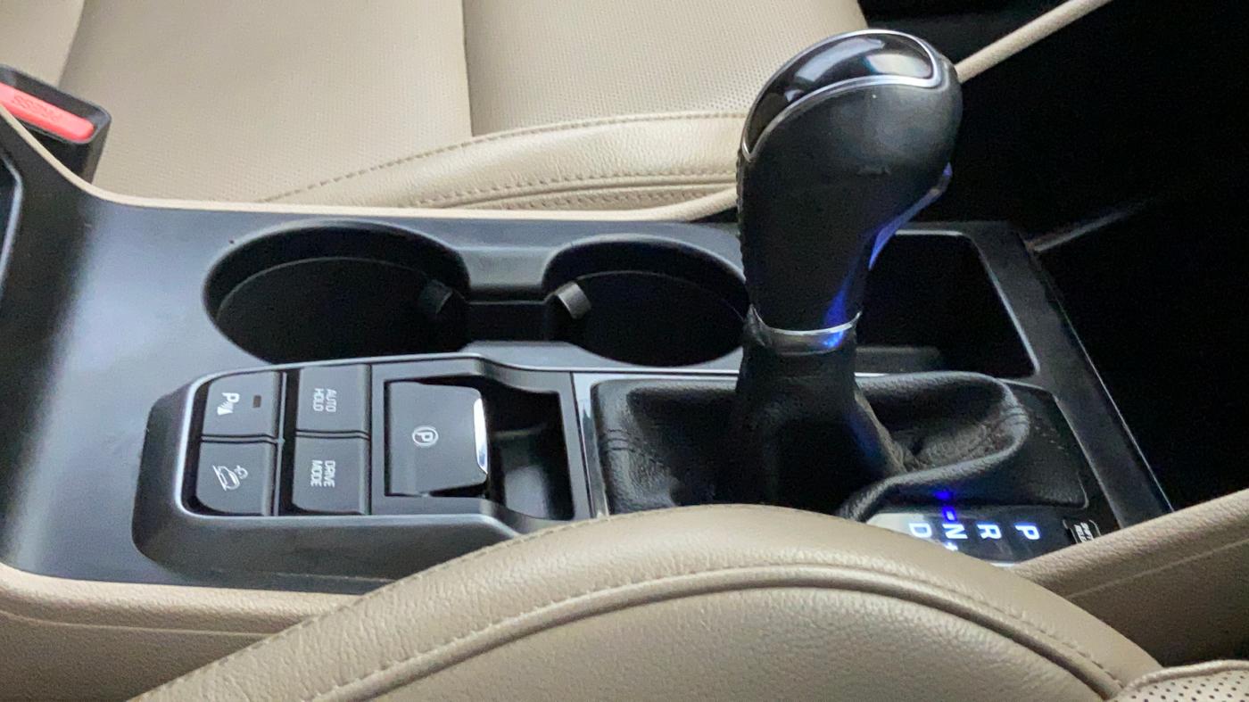 2018 Hyundai Tucson 2WD AT GLS DIESEL, Diesel, Automatic, 73,684 km, Gear Lever
