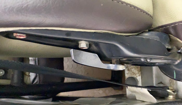 2013 Maruti OMNI E 8 STR, Petrol, Manual, 47,507 km, Driver Side Adjustment Panel