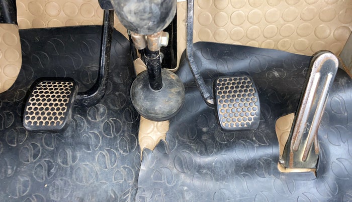 2013 Maruti OMNI E 8 STR, Petrol, Manual, 47,507 km, Pedals