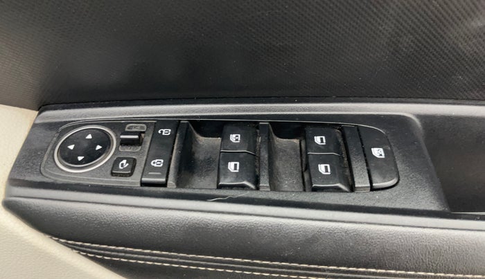 2020 KIA SONET HTX 1.0 IMT, Petrol, Manual, 90,951 km, Driver Side Door Panels Control