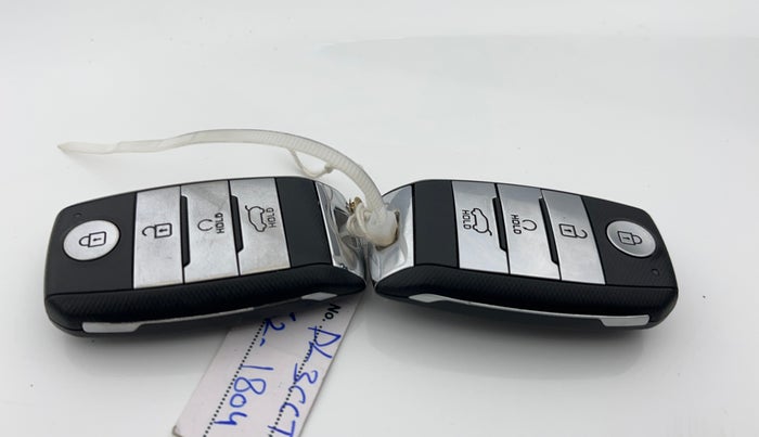 2020 KIA SONET HTX 1.0 IMT, Petrol, Manual, 90,951 km, Key Close Up