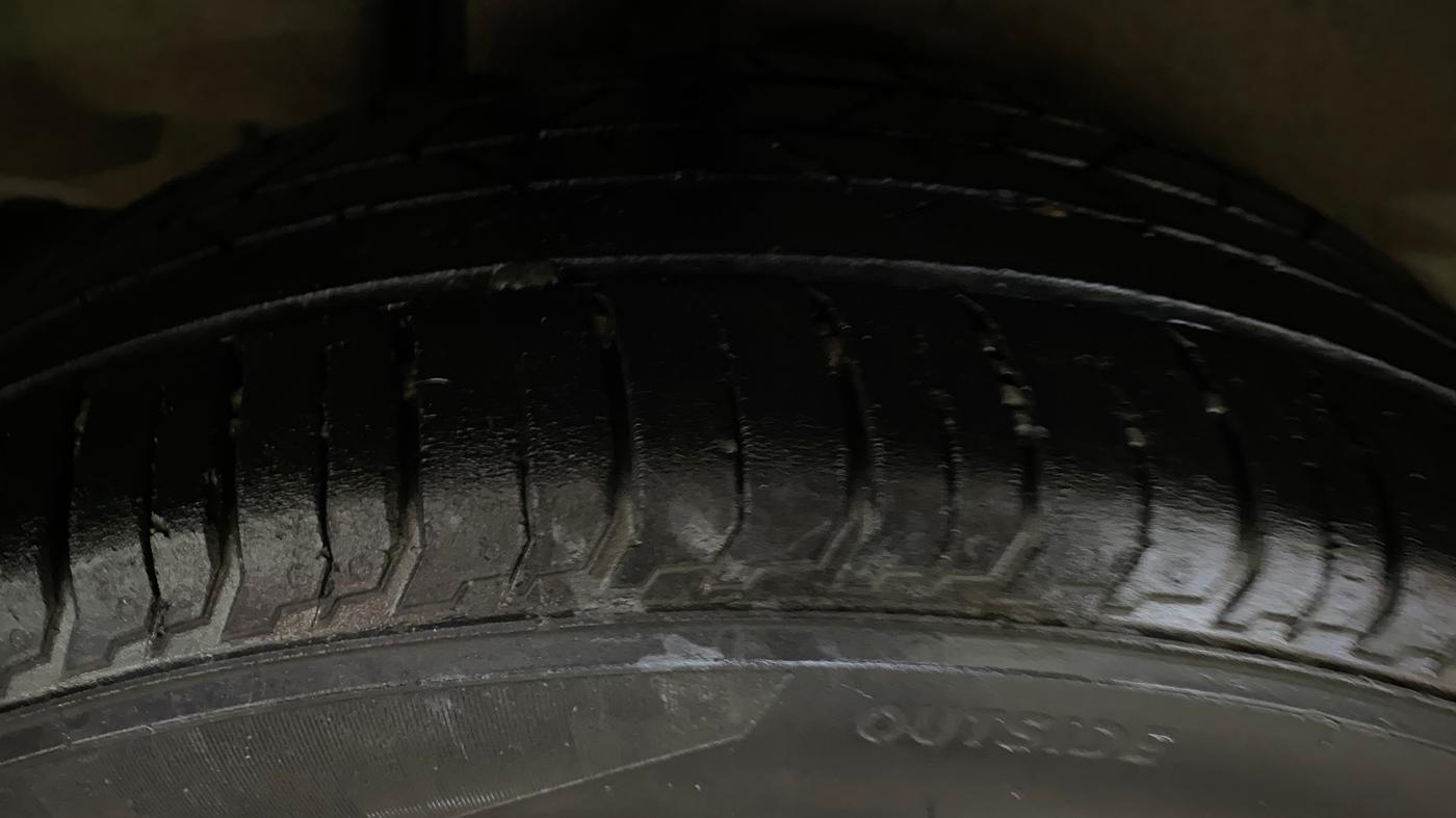 2018 Maruti Ciaz ALPHA 1.5 SHVS PETROL, Petrol, Manual, 61,631 km, Right Rear Tyre Tread