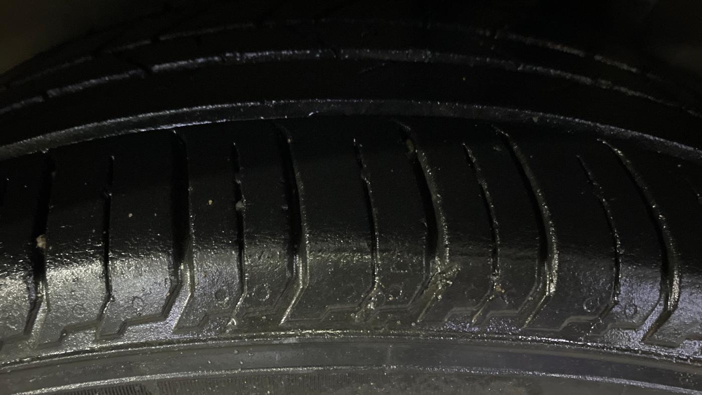 2018 Maruti Ciaz ALPHA 1.5 SHVS PETROL, Petrol, Manual, 61,631 km, Left Rear Tyre Tread