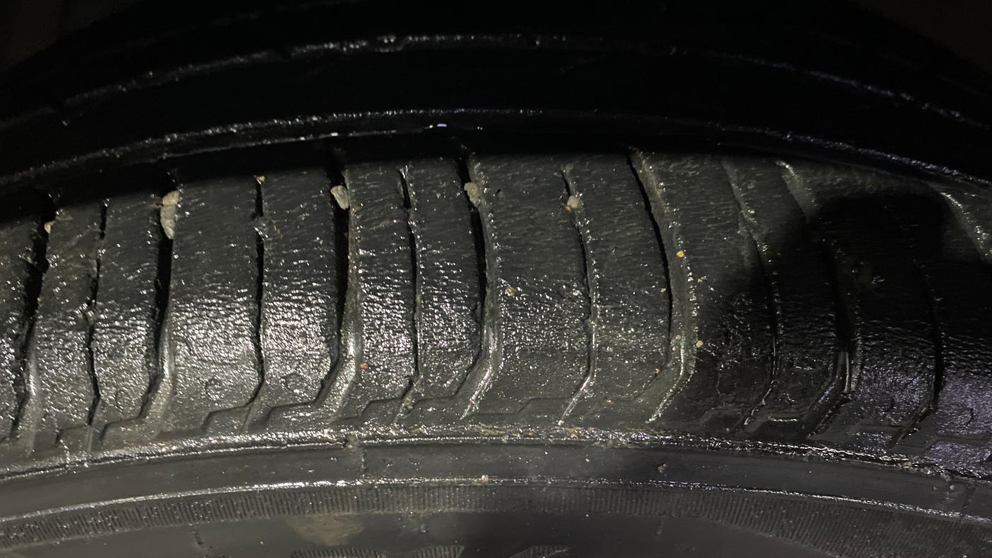 2018 Maruti Ciaz ALPHA 1.5 SHVS PETROL, Petrol, Manual, 61,631 km, Left Front Tyre Tread