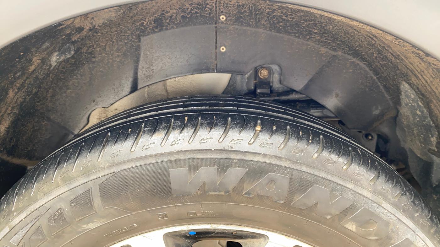 2019 Mahindra XUV500 W11, Diesel, Manual, 91,417 km, Left Rear Tyre Tread