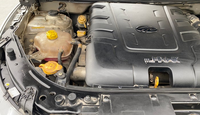 2019 Mahindra XUV500 W11, Diesel, Manual, 91,379 km, Engine View - Right