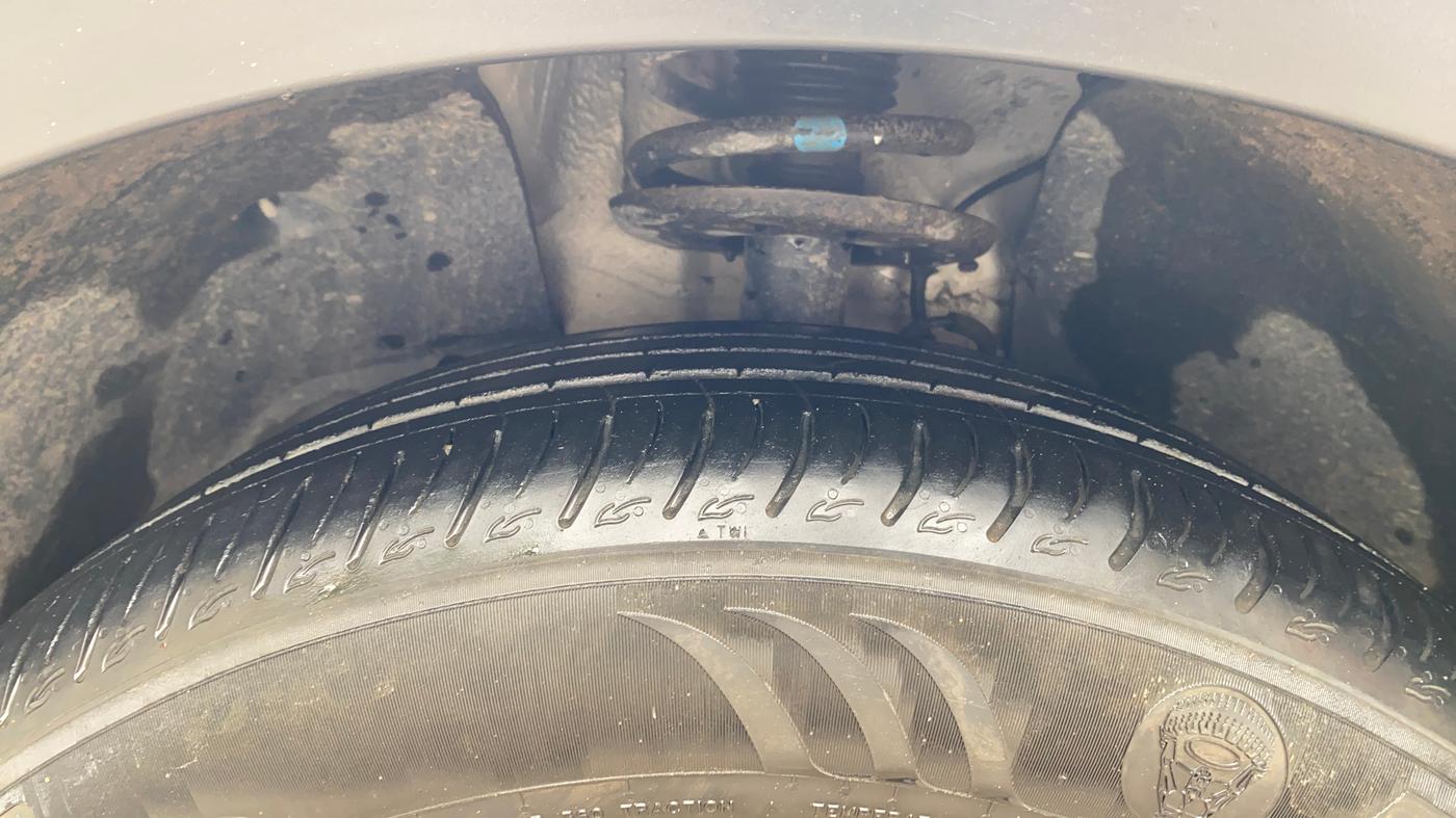 2019 Mahindra XUV500 W11, Diesel, Manual, 91,417 km, Left Front Tyre Tread