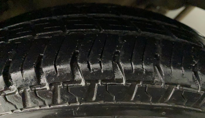 2014 Maruti Alto 800 VXI, Petrol, Manual, 54,826 km, Left Rear Tyre Tread