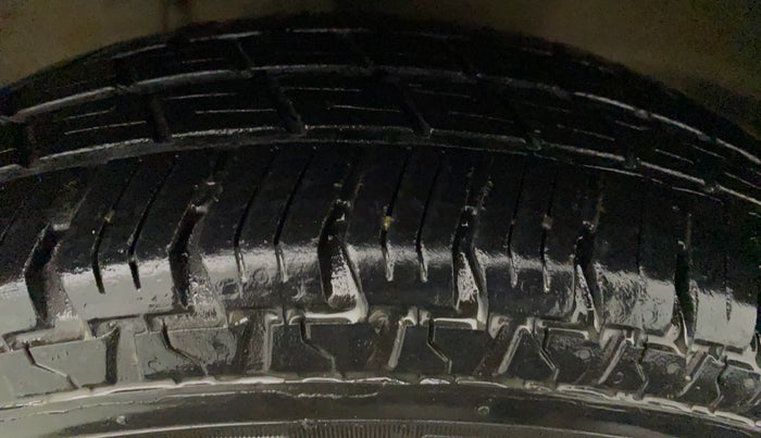2014 Maruti Alto 800 VXI, Petrol, Manual, 54,826 km, Right Front Tyre Tread