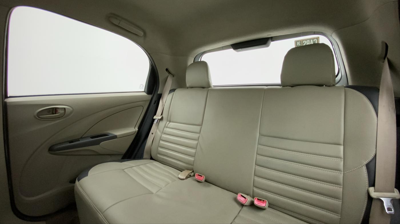 2014 Toyota Etios Liva G, Petrol, Manual, 31,329 km, Right Side Rear Door Cabin