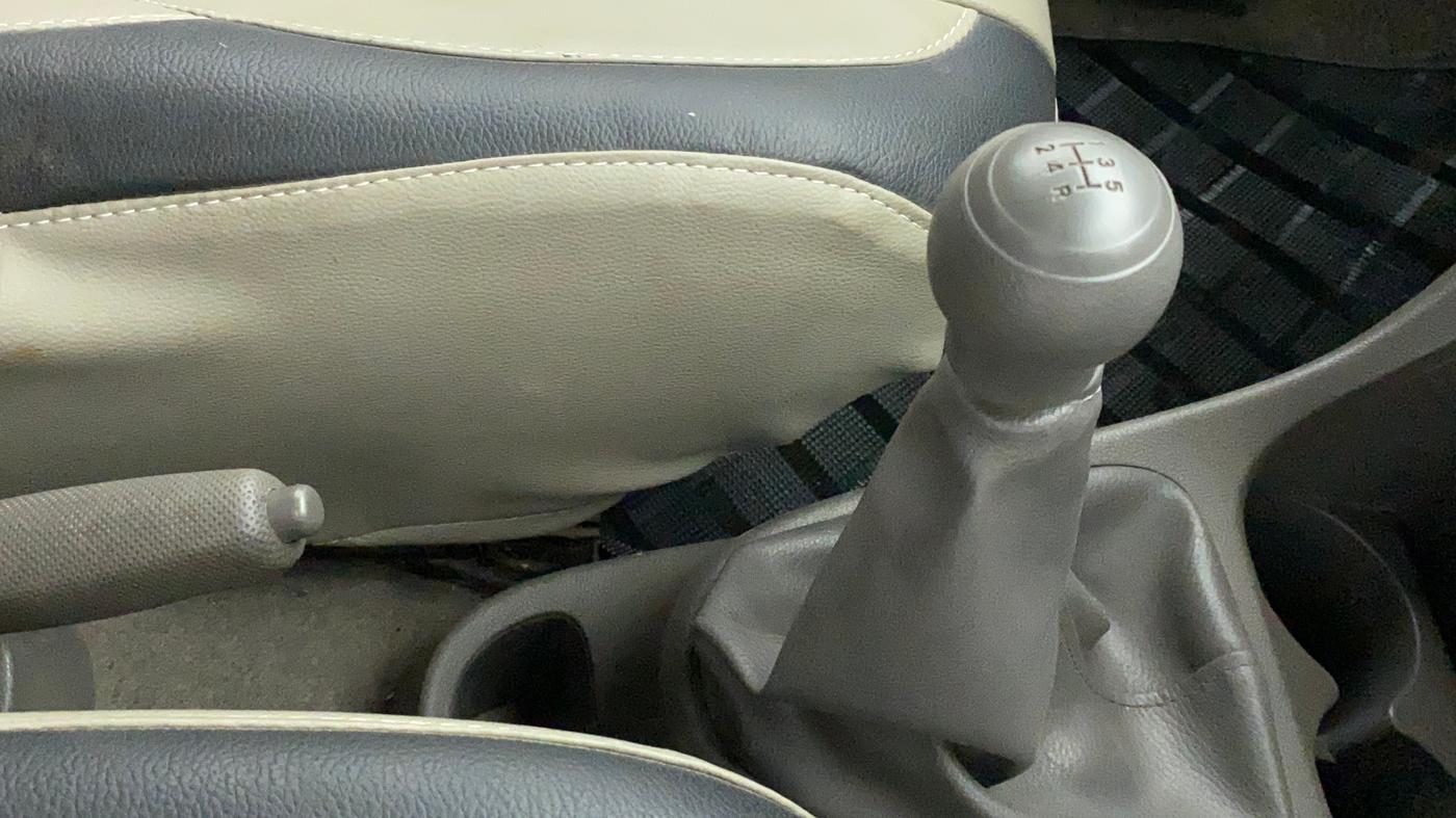2014 Toyota Etios Liva G, Petrol, Manual, 31,329 km, Gear Lever