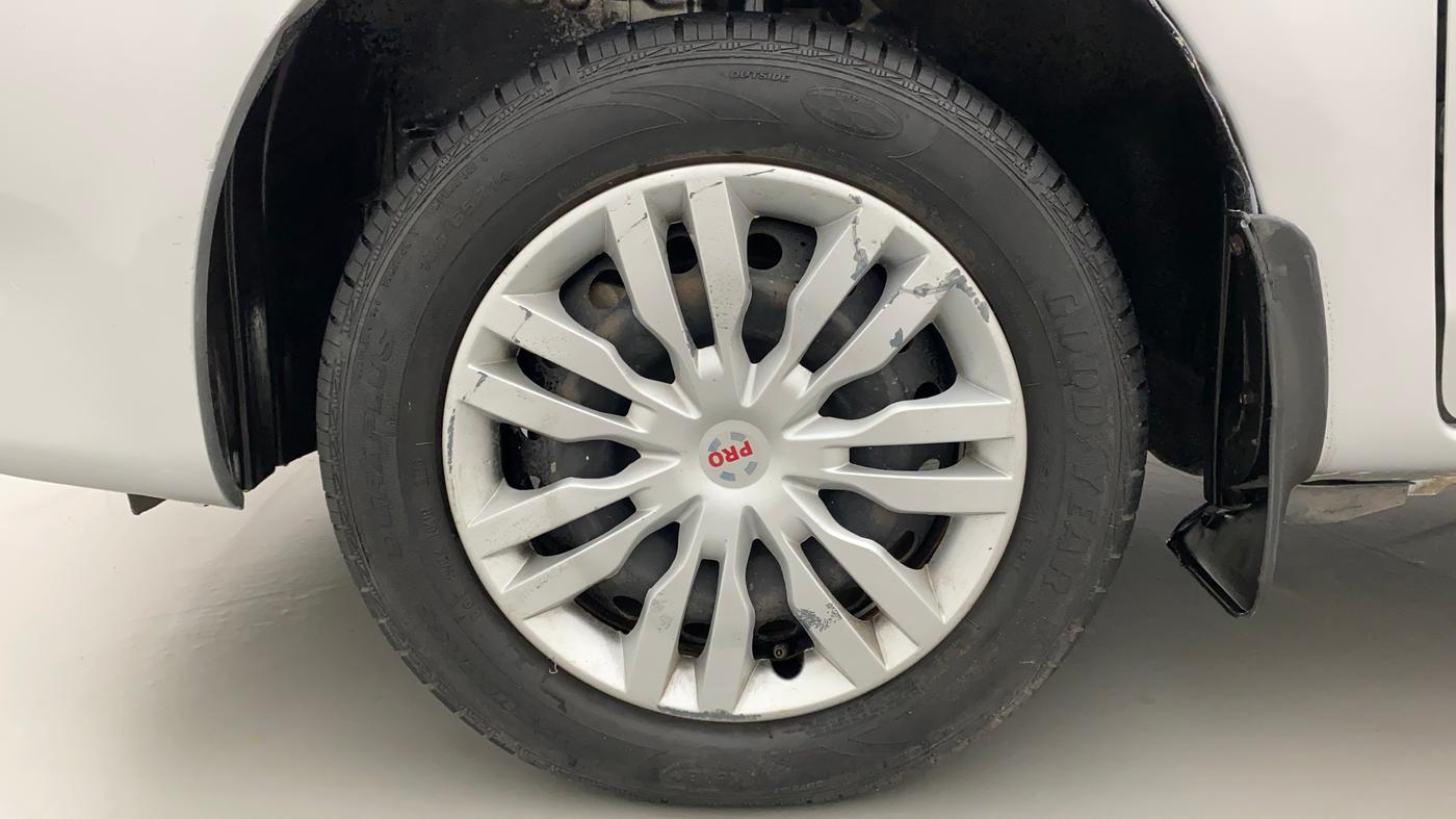 2014 Toyota Etios Liva G, Petrol, Manual, 31,329 km, Left Front Wheel