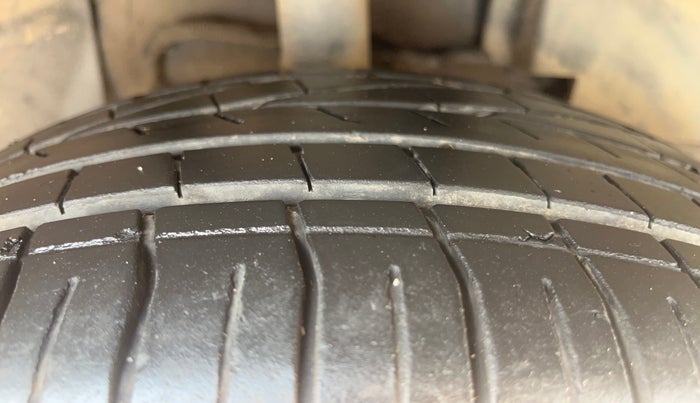 2018 Tata NEXON XZ PLUS DIESEL, Diesel, Manual, 74,066 km, Right Front Tyre Tread