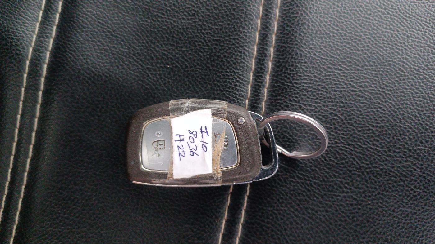 2015 Hyundai Grand i10 ASTA AT 1.2 KAPPA VTVT, Petrol, Automatic, 70,883 km, Key Close Up