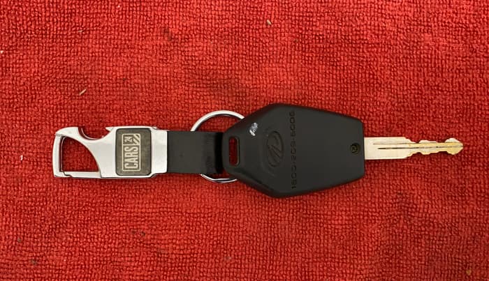 2017 Mahindra TUV300 T8 AT, Diesel, Automatic, 79,236 km, Key Close Up