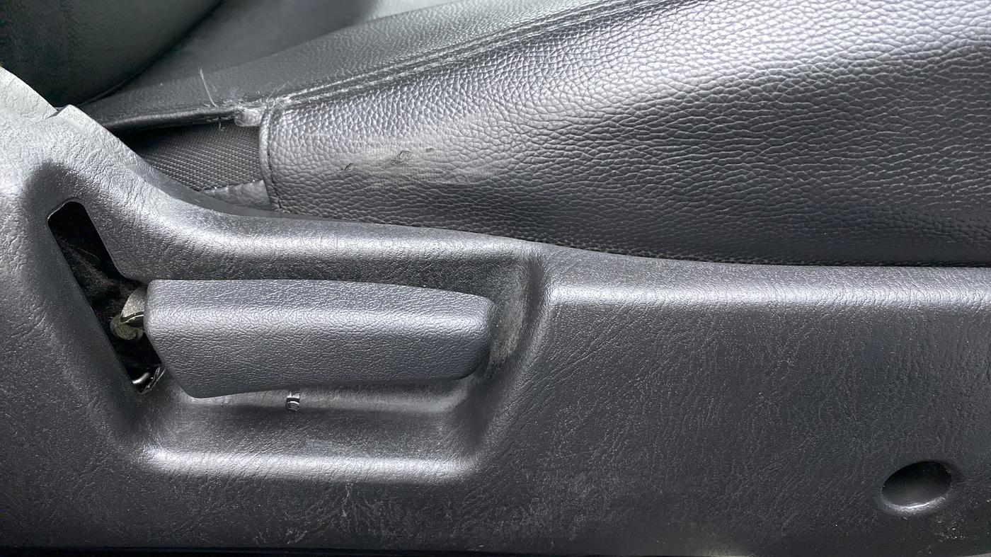 2021 Maruti Alto LXI CNG, CNG, Manual, 40,909 km, Driver Side Adjustment Panel