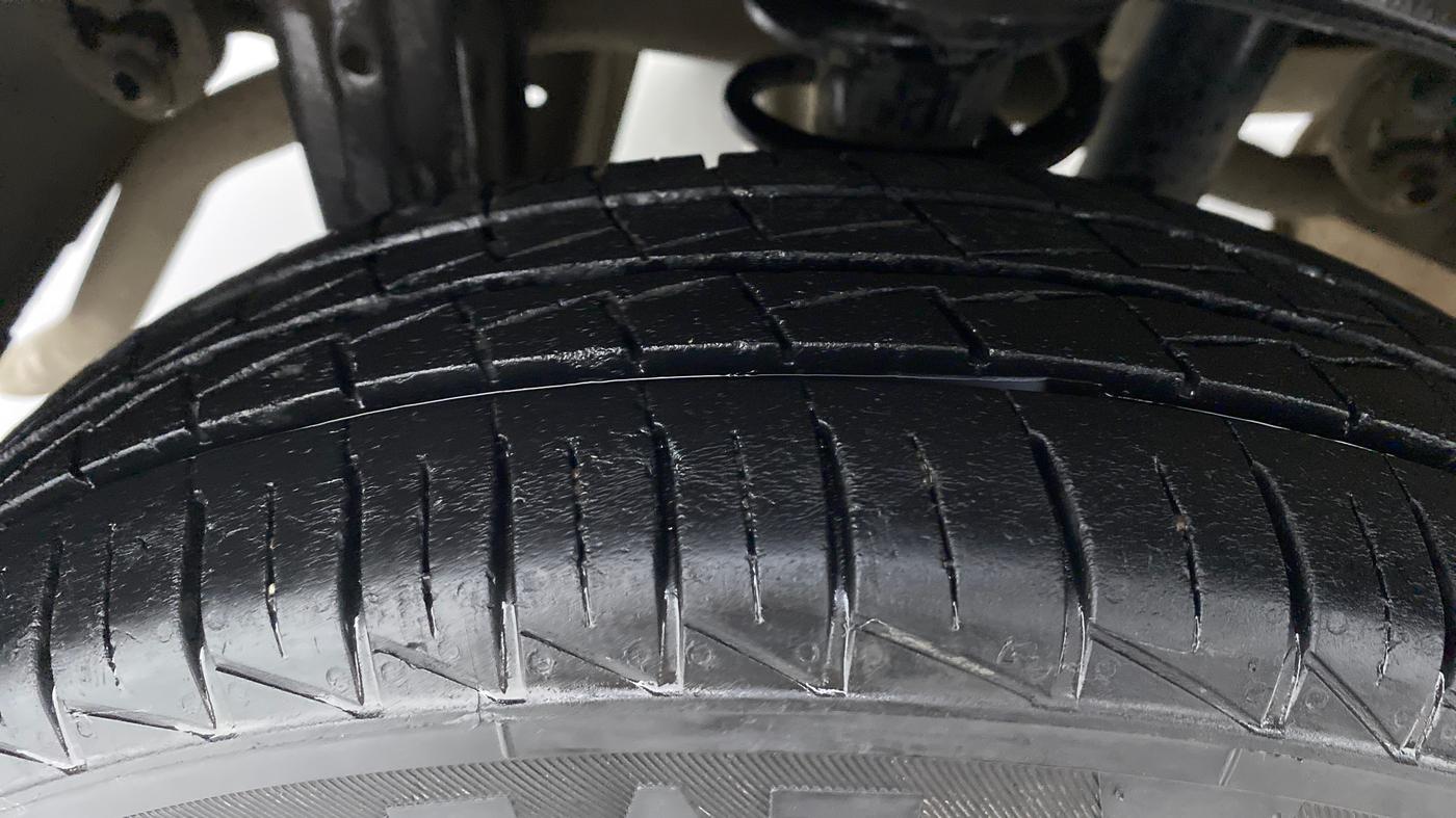 2021 Maruti Alto LXI CNG, CNG, Manual, 40,909 km, Right Rear Tyre Tread