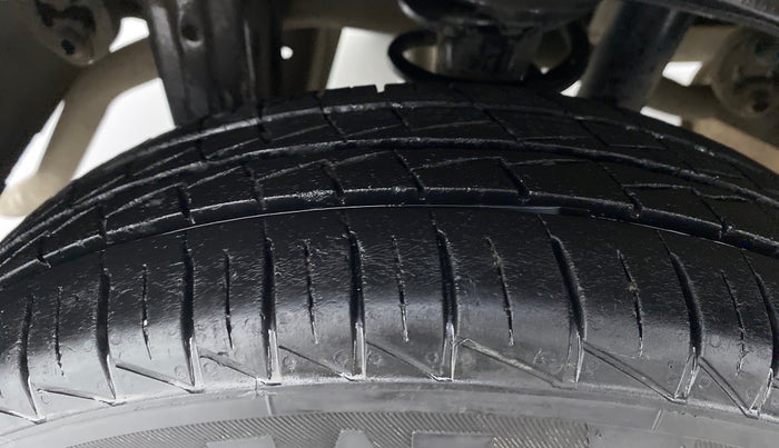 2021 Maruti Alto LXI CNG, CNG, Manual, 40,909 km, Right Rear Tyre Tread