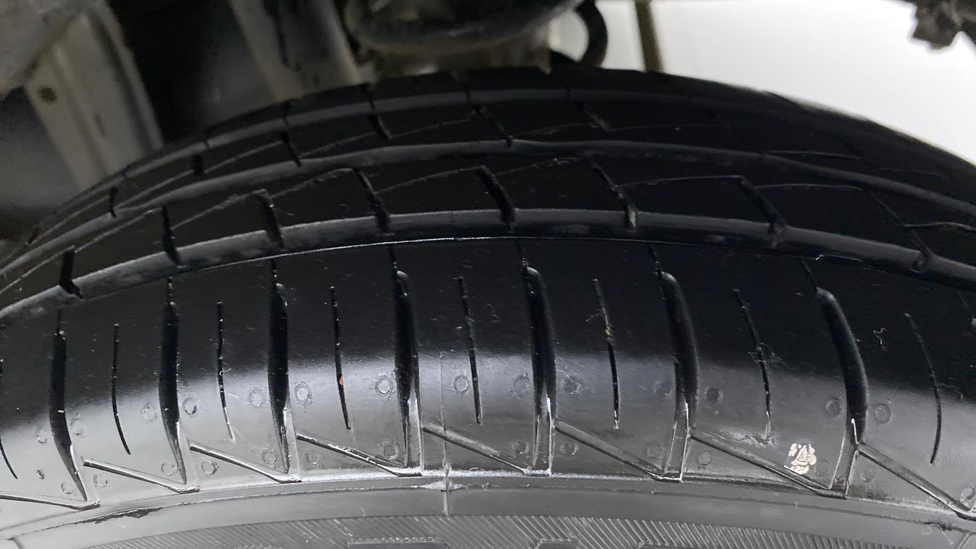 2021 Maruti Alto LXI CNG, CNG, Manual, 40,909 km, Left Rear Tyre Tread