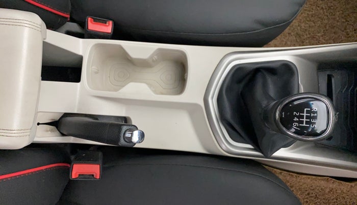 2020 Mahindra XUV300 W8 1.2 PETROL, Petrol, Manual, 31,768 km, Gear Lever