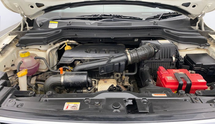 2020 Mahindra XUV300 W8 1.2 PETROL, Petrol, Manual, 31,768 km, Engine View