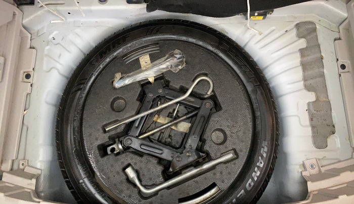 2020 Mahindra XUV300 W8 1.2 PETROL, Petrol, Manual, 31,768 km, Spare Tyre