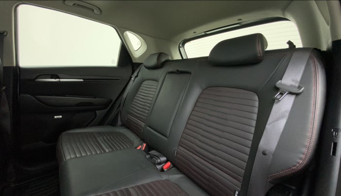 2020 KIA SONET GTX PLUS 1.5D  AT, Diesel, Automatic, 25,280 km, Right Side Rear Door Cabin