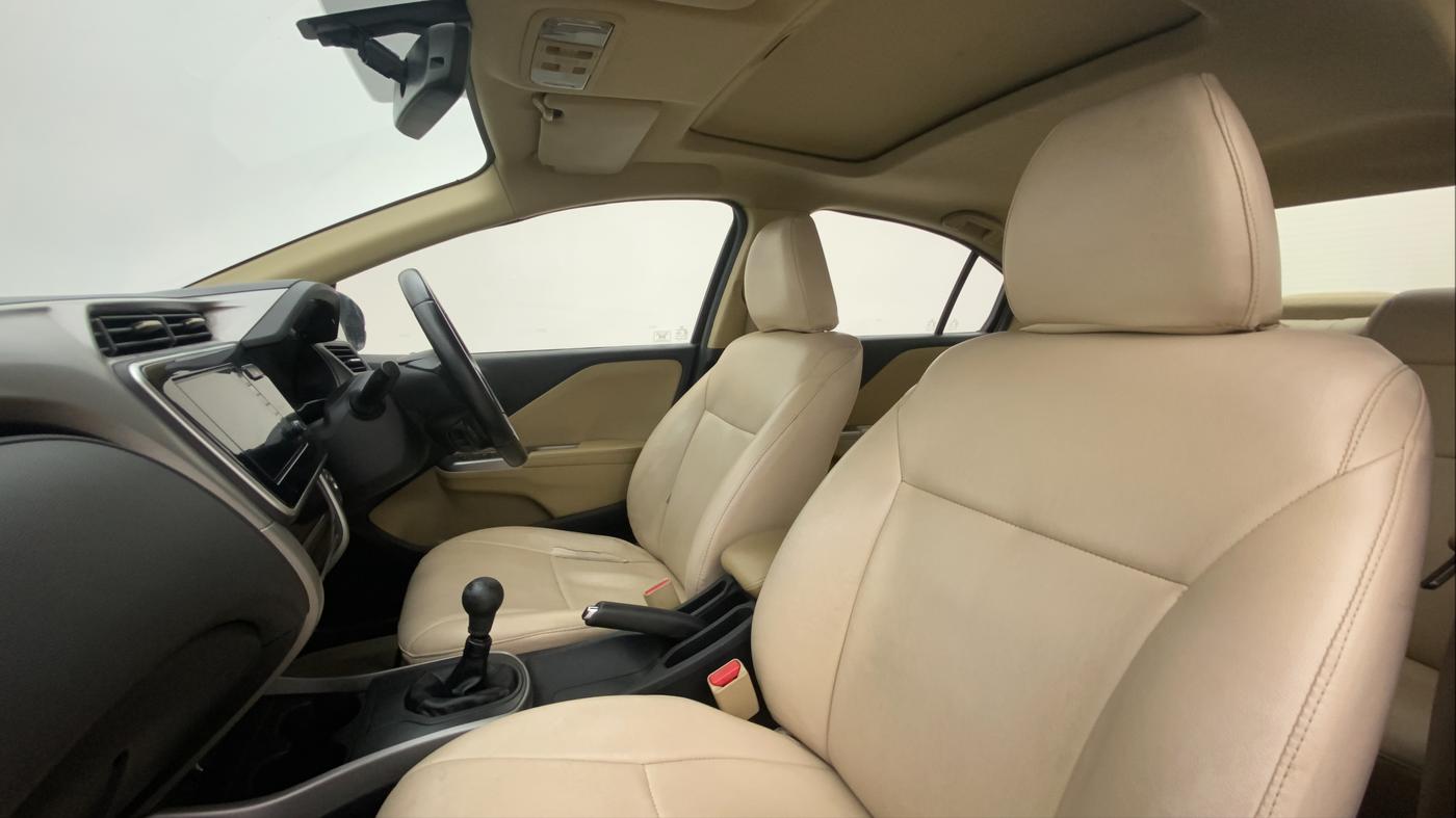 2017 Honda City 1.5L I-DTEC VX, Diesel, Manual, 1,23,099 km, Right Side Front Door Cabin