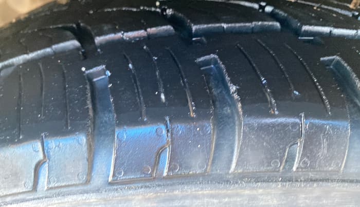 2017 Tata Hexa XT 4X4 7 STR, Diesel, Manual, 86,792 km, Left Front Tyre Tread