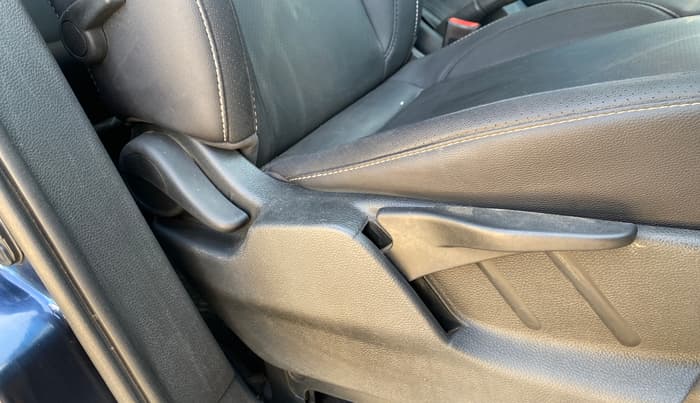 2017 Tata Hexa XT 4X4 7 STR, Diesel, Manual, 86,792 km, Driver Side Adjustment Panel