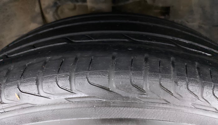 2018 Tata NEXON XZA+ 1.5 Dual Tone, Diesel, Automatic, 27,857 km, Right Front Tyre Tread
