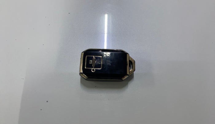 2023 Maruti Grand Vitara DELTA SMART HYBRID, Petrol, Manual, 22,083 km, Key Close Up