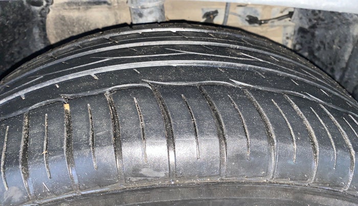 2023 Maruti Grand Vitara DELTA SMART HYBRID, Petrol, Manual, 22,083 km, Right Front Tyre Tread